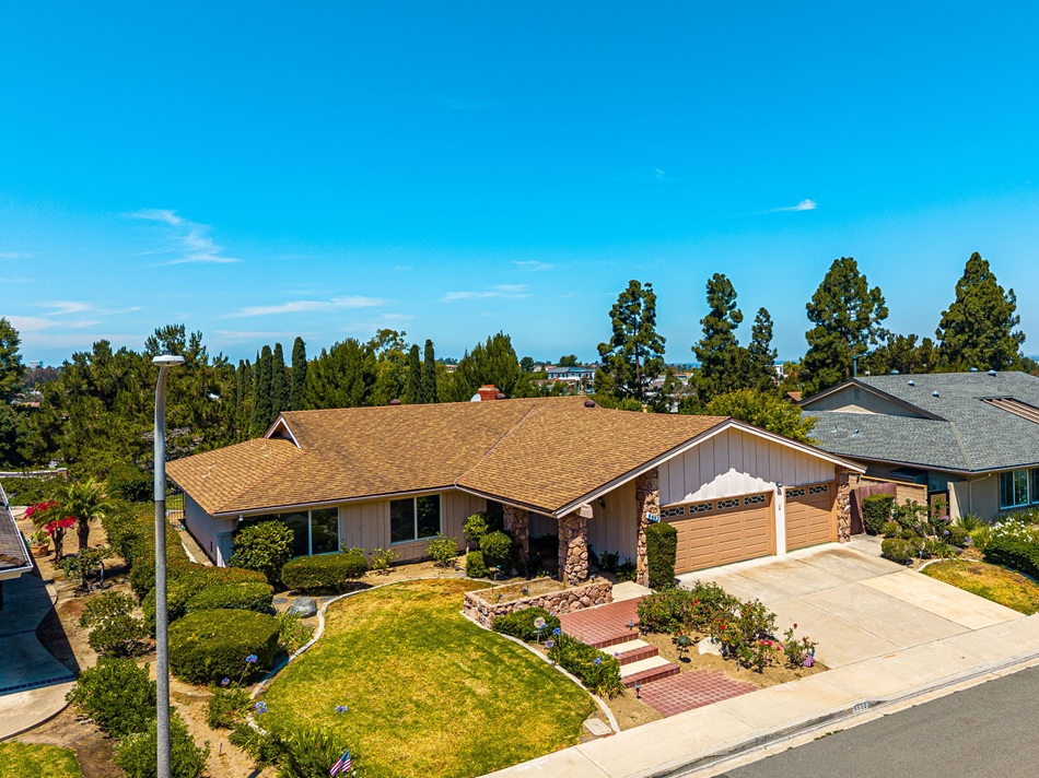 5552 Southall, a detached single-family home in Turtle Rock, Irvine, listed by Debbie Sagorin and currently in escrow